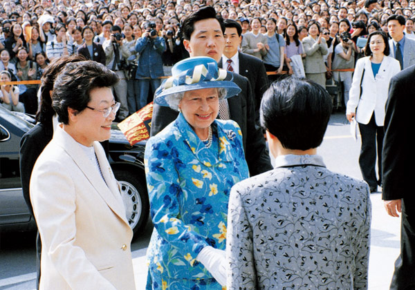 영국 앨리자베스 여왕 이대 방문 (1999)