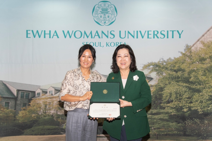 [동정] 채연희 동창 Ewha West Campus 건립 간호과학관 건축기금 전달식